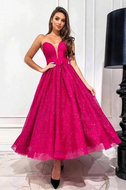 Attraktives, fuchsiafarbenes, trägerloses A-Linien-Ballkleid mit Pailletten und Herzausschnitt