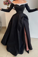 Attraktives langes schwarzes schulterfreies A-Linien-Ballkleid aus Satin mit Schlitz vorn und langen Ärmeln und Perlen