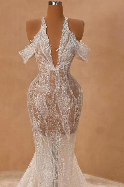 Attraktives langes, schulterfreies, elfenbeinfarbenes Meerjungfrau-Ballkleid mit Neckholder und Schlitz vorn und Spitze