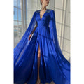 Elegantes und luxuriöses V-Ausschnitt A-Linien-Ballkleid mit gerafftem Seitenschlitz und bestickter