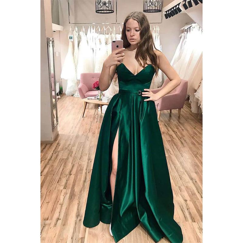 Vestido de fiesta largo sencillo de satén verde con escote en V y abertura, corte A 