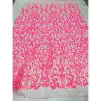 Vestido de fiesta brillante con escote en V pronunciado, lentejuelas, apliques y plumas con abertura