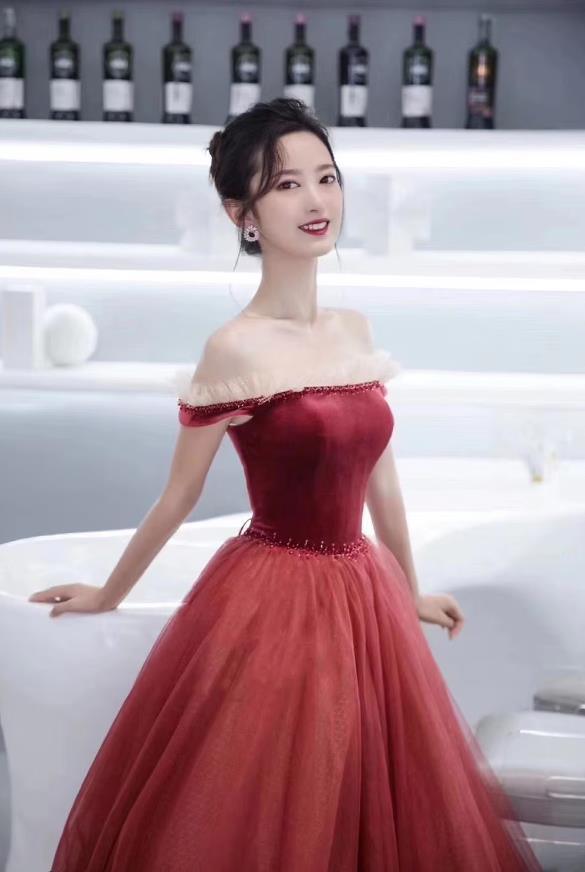 vintage engagement dresses NumberSea-Ball Gown Prom Dress Sweep / Brush Train Short Sleeve Off Shoulder Tulle with Overskirt Polyester Embellishment Size (mwl size shown):26 Indochino Women's Custom Sailsbury red dress to impress