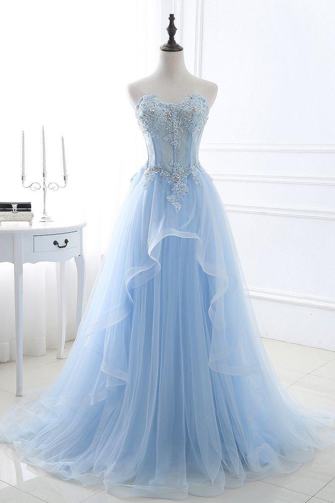 Ballkleid aus Tüll mit Herzausschnitt und Pailletten in Himmelblau