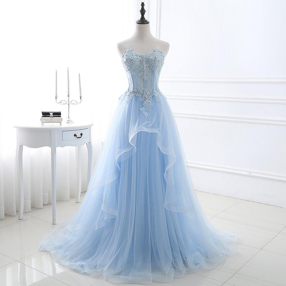 Ballkleid aus Tüll mit Herzausschnitt und Pailletten in Himmelblau