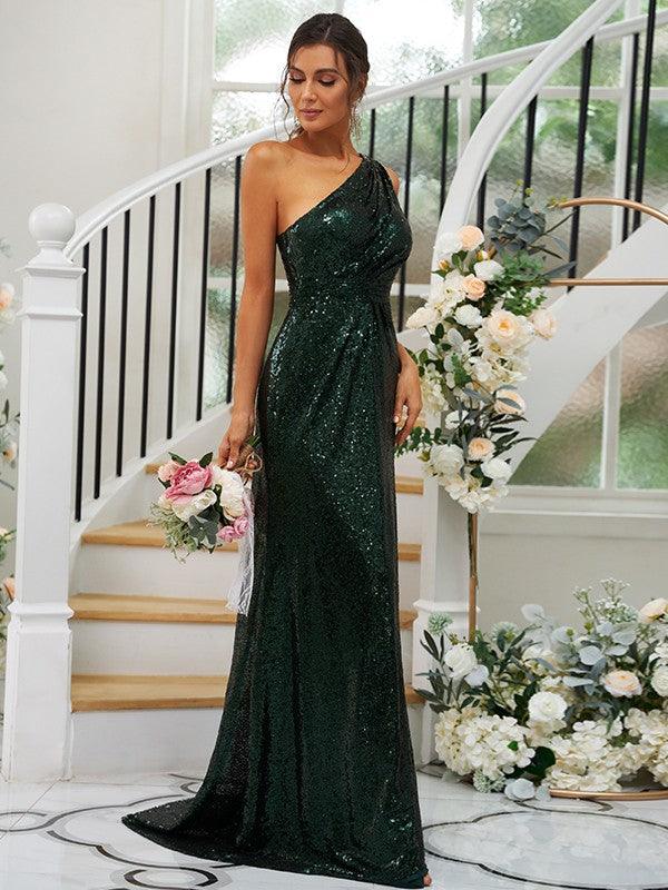 Vestidos de dama de honor con corte tubo, lentejuelas, fruncido, un hombro, sin mangas, cola larga