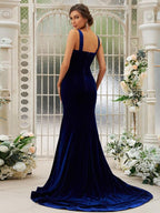 Vestidos de dama de honor de corte trompeta/sirena, de terciopelo, con volantes, tirantes, sin mangas y cola larga