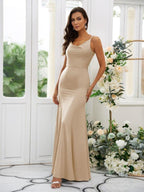 Vestidos de dama de honor con corte tubo, charmeuse, volantes, cuadrados, sin mangas, hasta el suelo