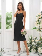 Vestidos de dama de honor de corte tubo/columna con charmeuse, fruncidos, tirantes finos, sin mangas y largo hasta la rodilla