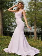 Vestidos de dama de honor de corte trompeta/sirena, de crepé elástico, fruncido, escote en V, sin mangas, con cola larga