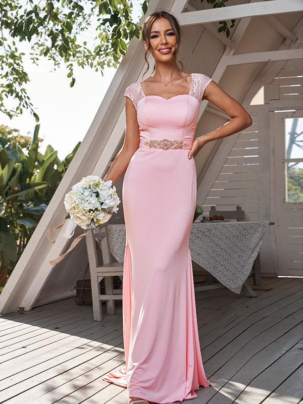 Vestidos de dama de honor con escote tubo, jersey, pedrería, cuadrados, sin mangas, con cola larga