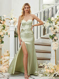Vestidos de dama de honor de corte tubo/columna, de satén tipo seda, fruncidos, escote corazón, sin mangas, hasta el suelo