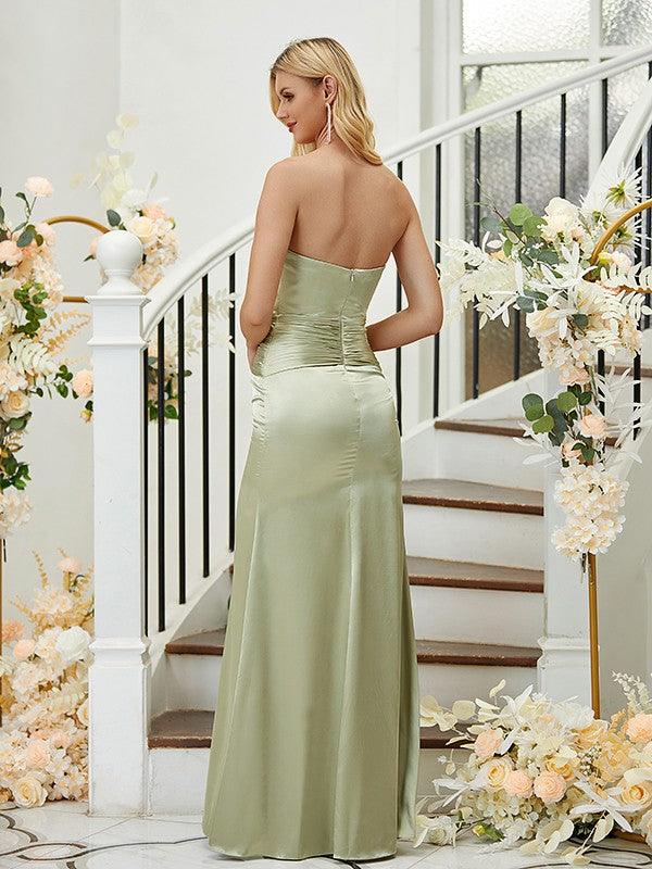 Vestidos de dama de honor de corte tubo/columna, de satén tipo seda, fruncidos, escote corazón, sin mangas, hasta el suelo