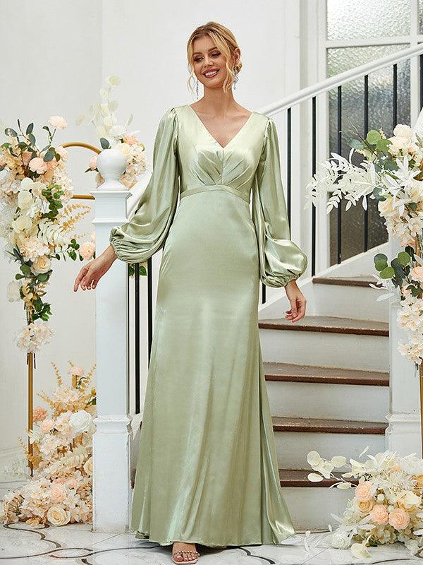 Vestidos de dama de honor con corte tubo/columna, satén tipo seda, fruncido, escote en V, mangas largas y largo hasta el suelo