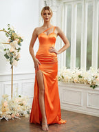 Etui-Linie/Säule Elastischer Satin Rüschen One-Shoulder-Träger Ärmellos Sweep/Pinsel zug Brautjungfernkleider