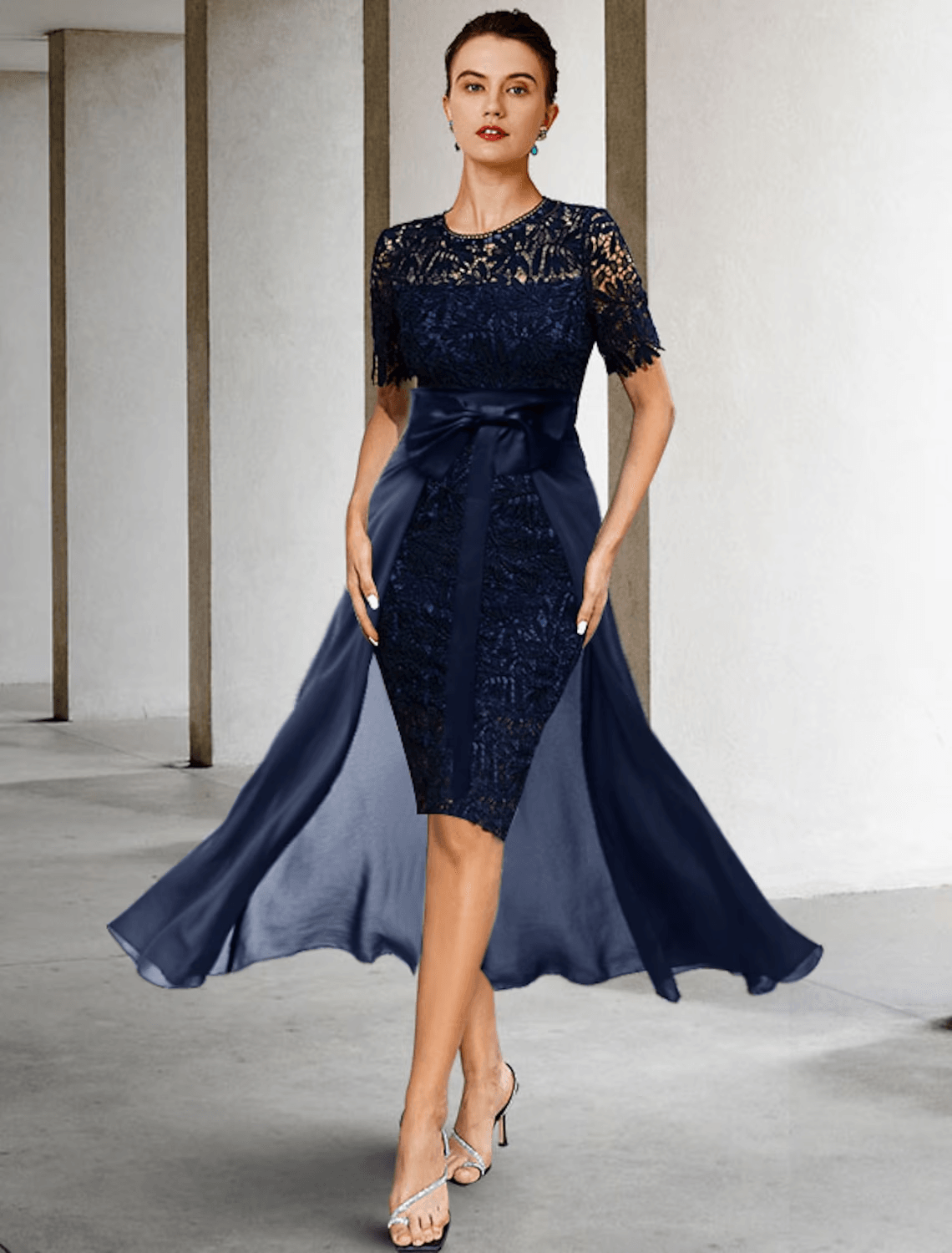 Etui-/Säulenkleid für die Mutter der Braut, formeller Hochzeitsgast, elegant, Rundhalsausschnitt, knielang, Spitze, kurze Ärmel, mit Schleife(n)
