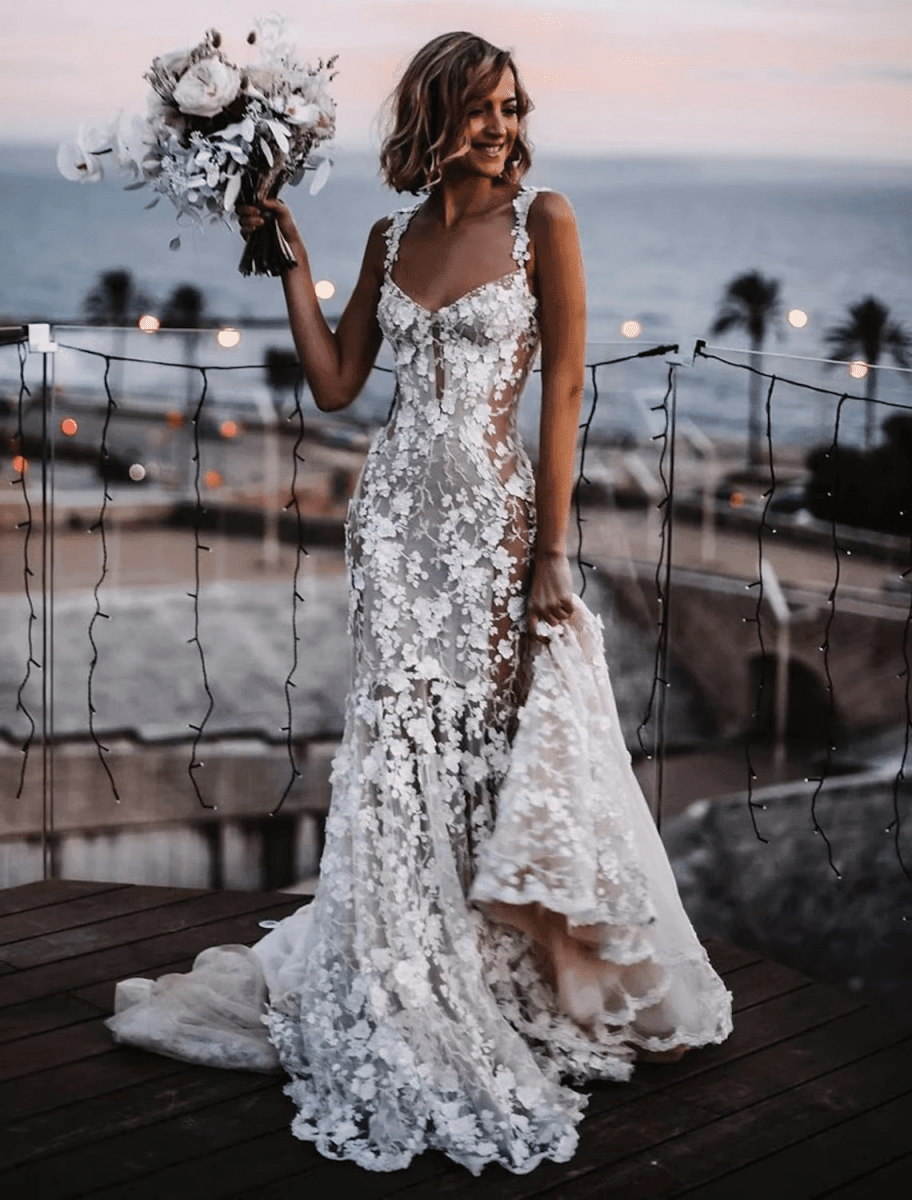 NumberSea - Beach Sexy Boho Wedding Dresses Court Train Sheath / Column Sleeveless V Neck Lace With Appliques