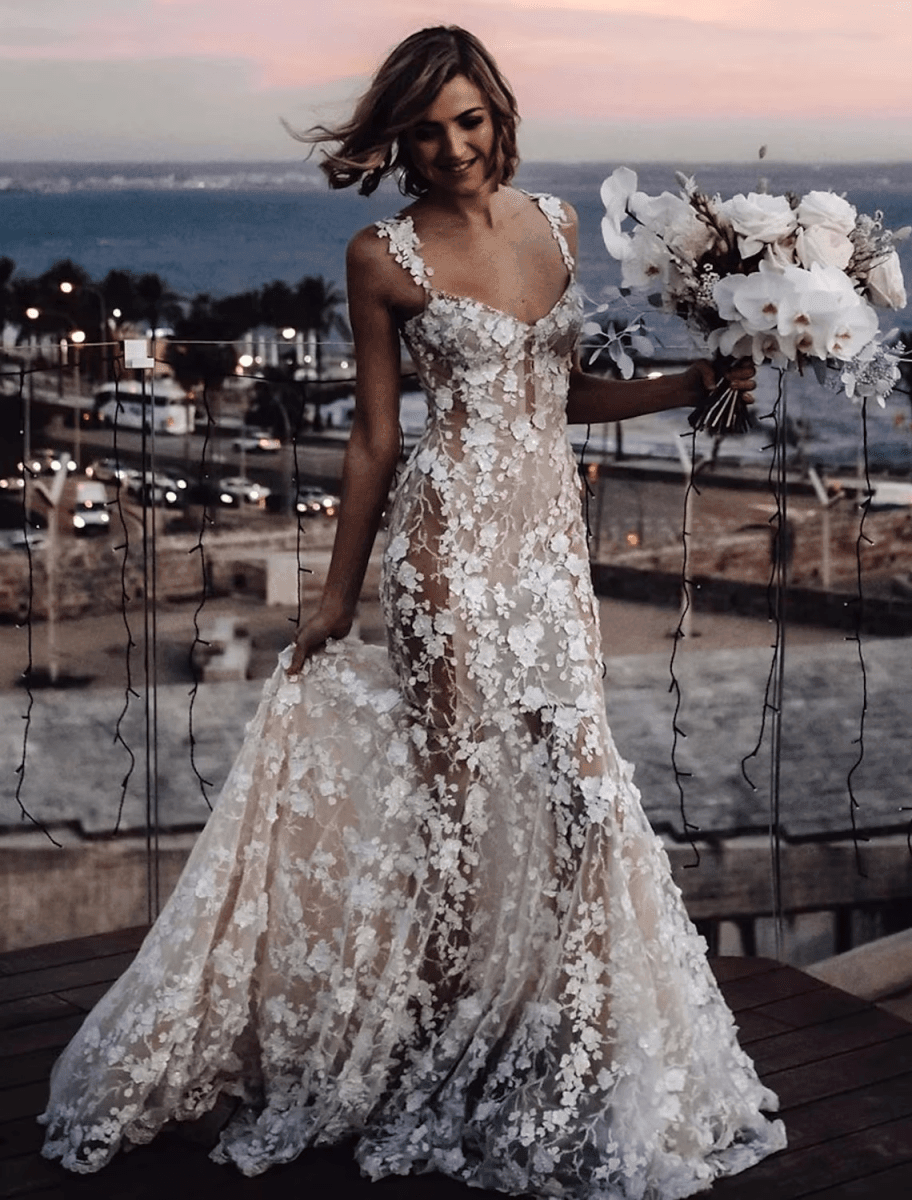 NumberSea - Beach Sexy Boho Wedding Dresses Court Train Sheath / Column Sleeveless V Neck Lace With Appliques