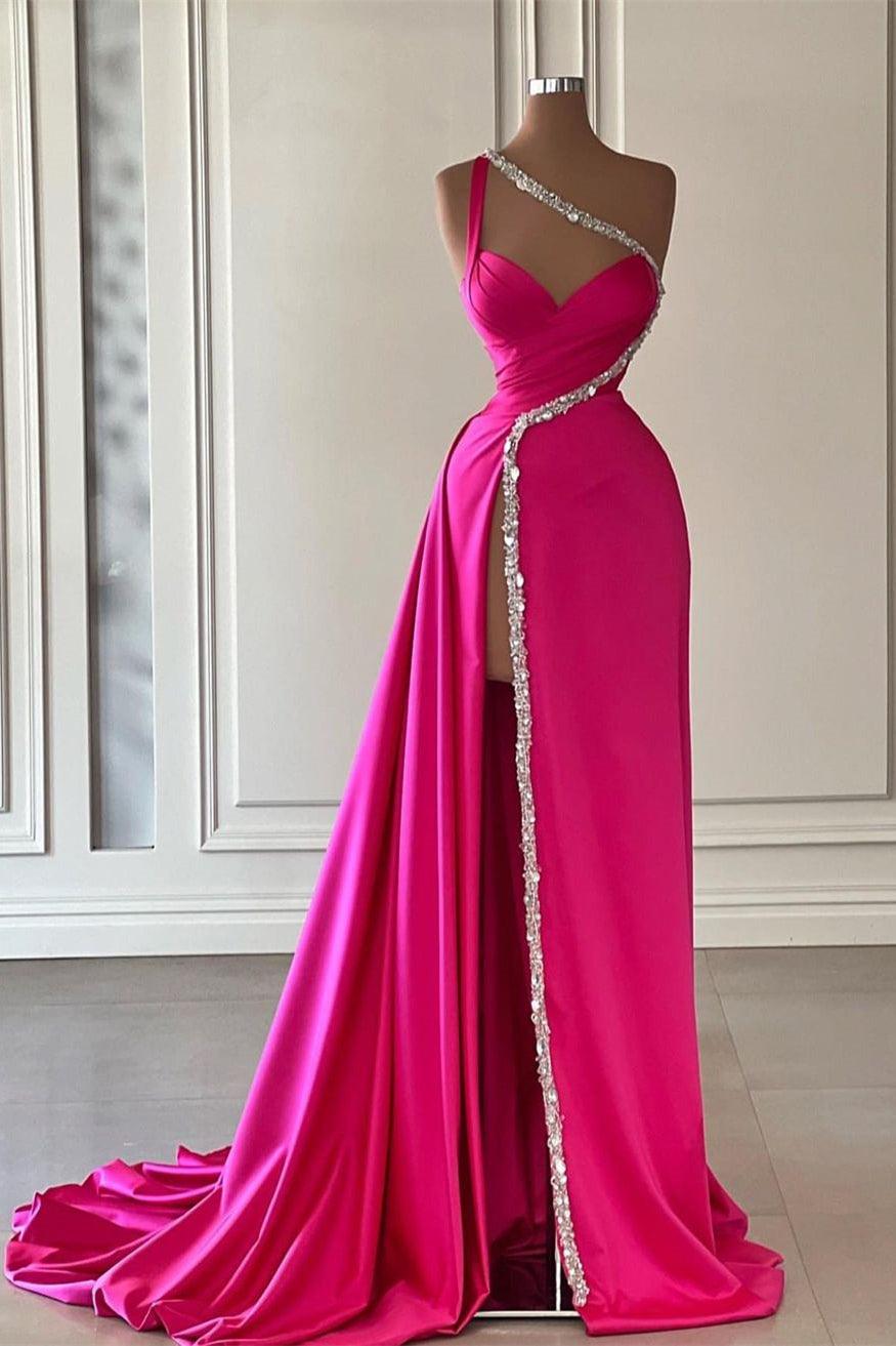 Wunderschönes langes, fuchsiafarbenes, einschultriges, ärmelloses Ballkleid mit Juwelen und Schlitz