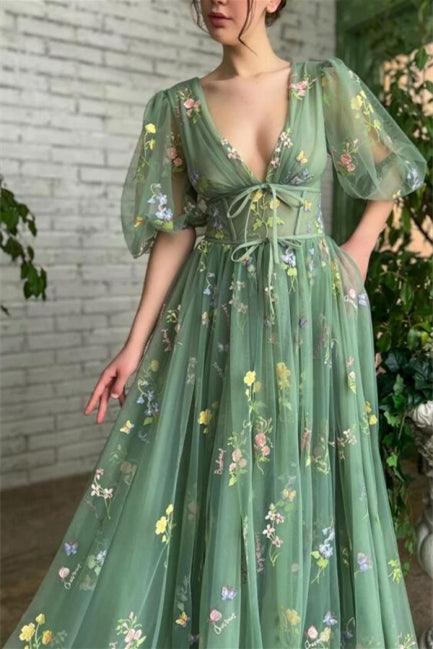 Wunderschönes langes grünes A-Linien-Ballkleid mit V-Ausschnitt und Applikationen