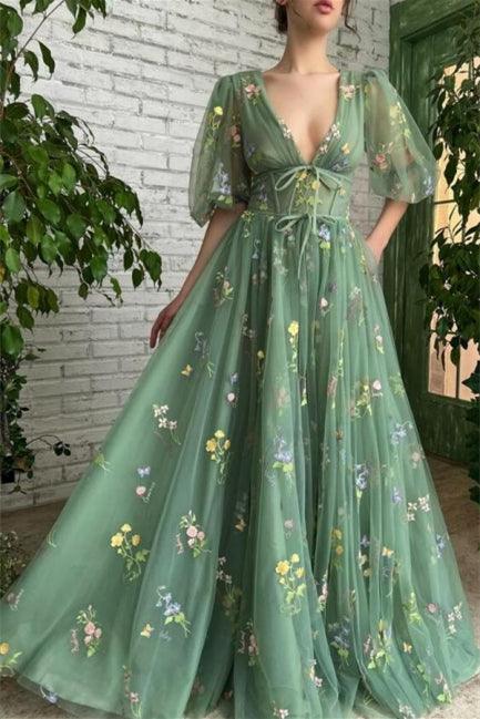 Wunderschönes langes grünes A-Linien-Ballkleid mit V-Ausschnitt und Applikationen