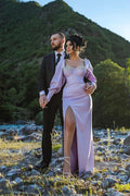 Wunderschönes langes lila Ballkleid mit langen Ärmeln und Schlitz in Säulenform und Juwelen