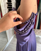 Wunderschönes langes lila A-Linien-Ballkleid mit schulterfreiem ärmellosem Schlitz