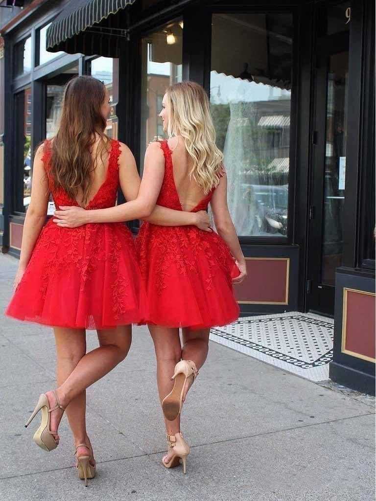 Vestidos de fiesta cortos de tul con apliques azules, sin mangas y con cuentas