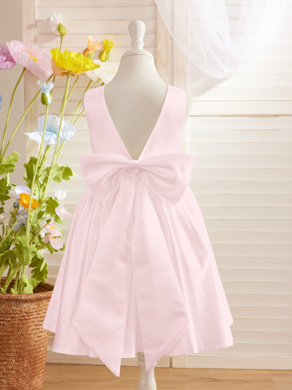 Elegantes A-Linien-Satin-Kleid mit V-Rücken und Schleife, knielang, Blumenmädchenkleid