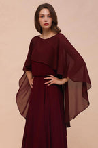 Burgunderrotes Brautjungfernkleid mit Spaghettiträgern, bodenlanges Chiffonkleid für Hochzeitsgäste mit Cape-Überwurf auf der Rückseite