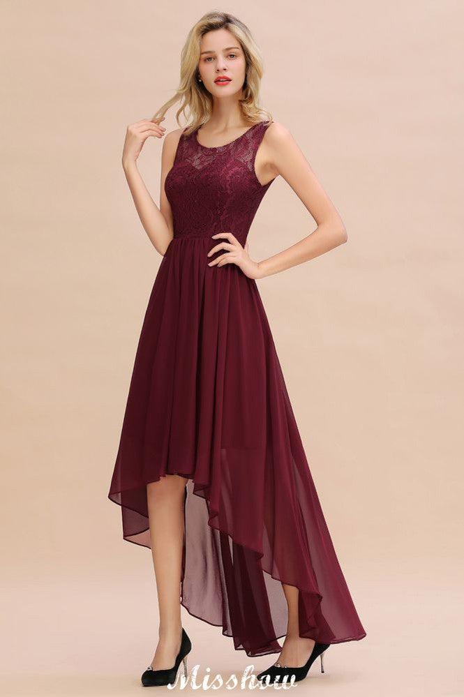 Burgunderrotes Hi-Lo Abendkleid mit ärmellosem Spitzenkleid für Brautjungfern