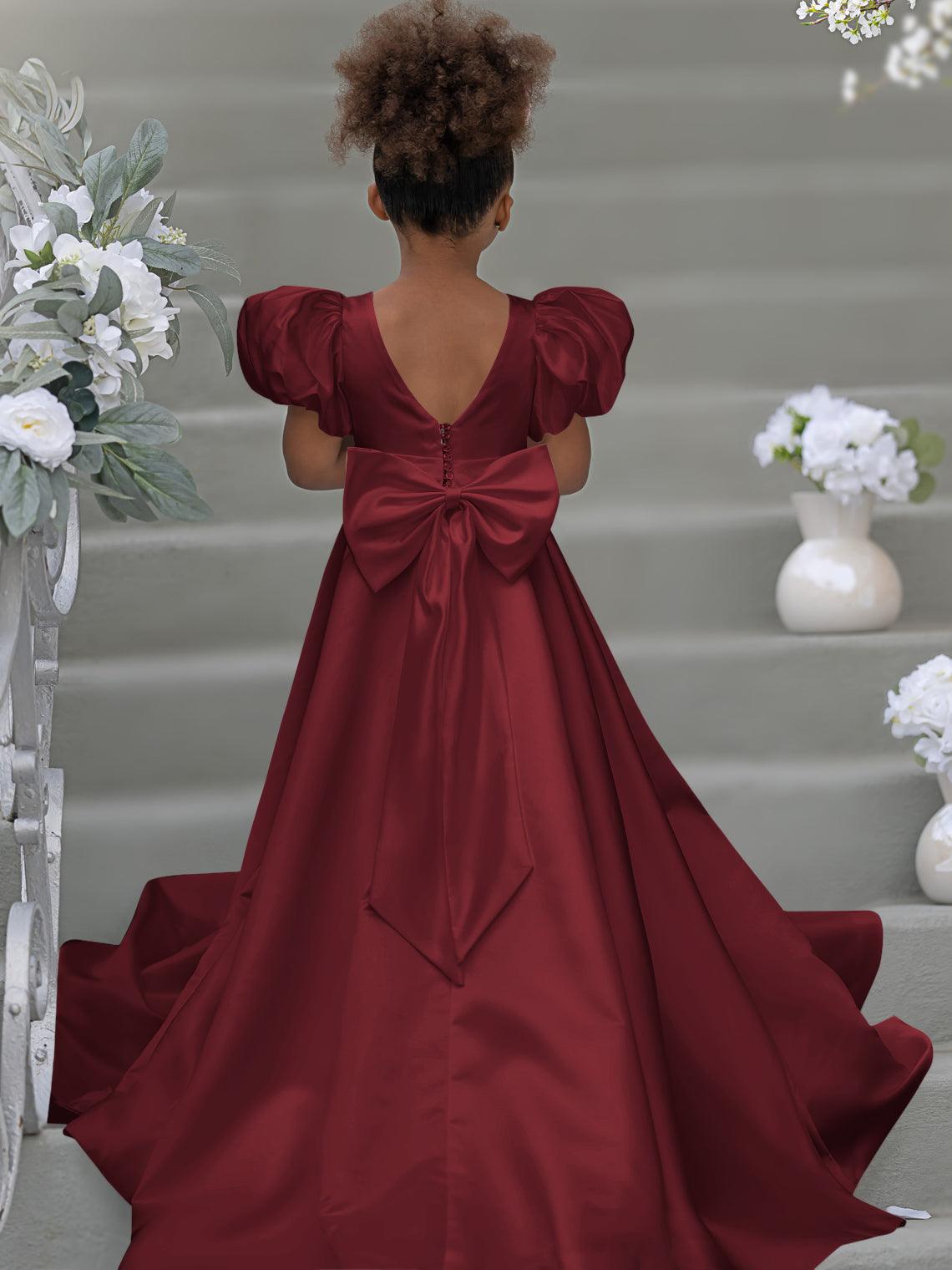 Kleid für Blumenmädchen mit Puffärmeln, Schleife, Knopfleiste hinten und Schleppe 