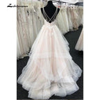 Vestido de novia bohemio sin mangas con encaje de NumberSea