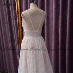 Vestido de novia NumberSea con corpiño de encaje elegante