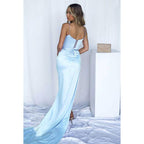 Vestido de noche largo fruncido con tirantes finos y abertura para fiesta de graduación
