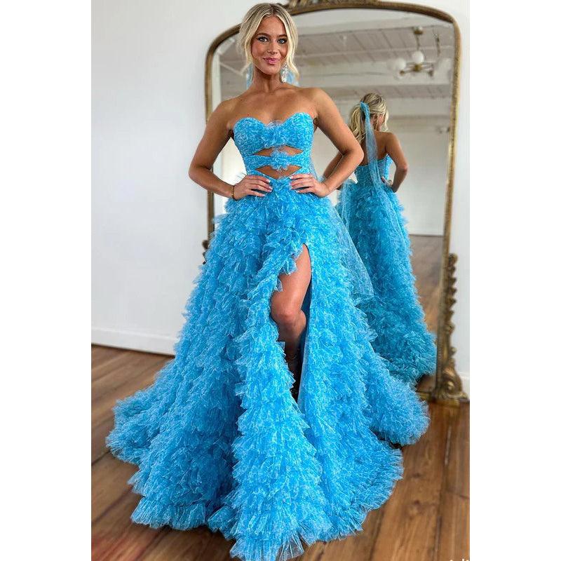 Elegantes, langes, blaues Ballkleid mit herzförmigem Ausschnitt und Schlitz