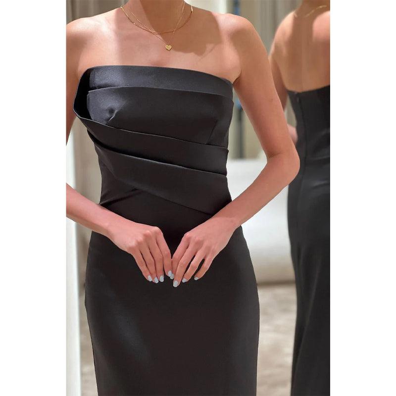 Etui-Linie/Säule Trägerloses Satin Falten Langes Abendkleid 
