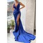 Langes Abendkleid mit tiefem V-Ausschnitt und Seitenschlitz 