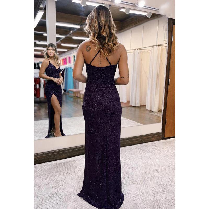Schlichtes und lässiges Ballkleid mit V-Ausschnitt, Spaghettiträgern und Seitenschlitz
