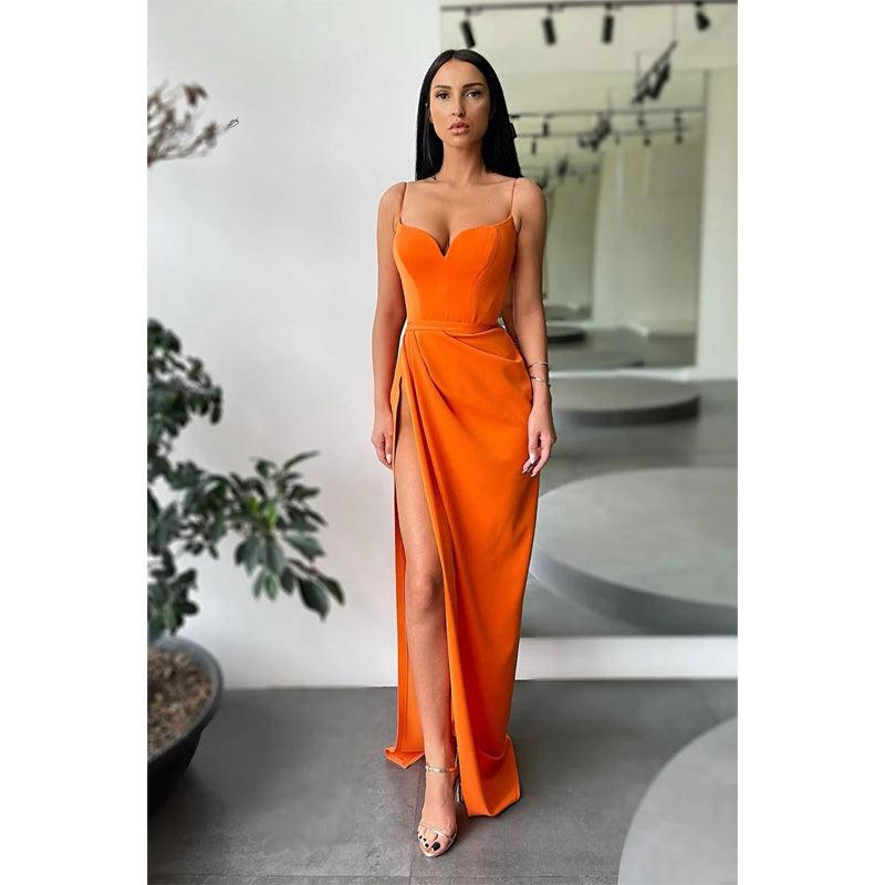 Langes Ballkleid mit Spaghettiträgern und hohem Schlitz für Damen