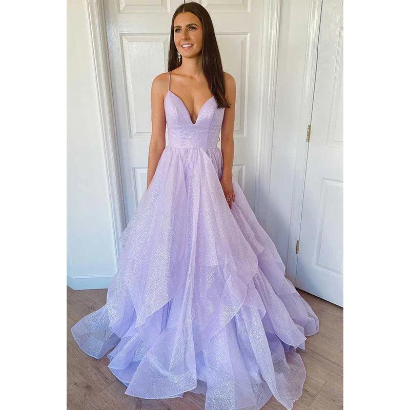 Vestido de fiesta largo de tul brillante con escote en V y tirantes finos en forma de A