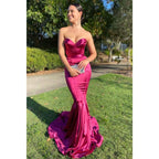 Vestido de fiesta largo de sirena de satén elástico con escote corazón 