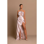 Vestido de noche formal de fiesta rosa largo con abertura lateral plisado y cuello halter único