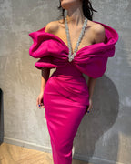 Charmantes, säulenförmiges, Satin-Neckholder-Abendkleid mit halblangen Ärmeln in Rosa mit Schleife