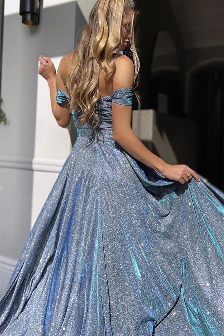 Charmantes bodenlanges, schulterfreies A-Linien-Ballkleid mit Pailletten und Schlitz
