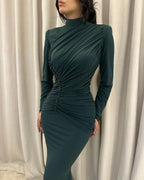 Charmantes Meerjungfrau-Ballkleid aus Satin mit hohem Halsausschnitt und langen Ärmeln