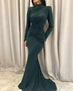 Charmantes Meerjungfrau-Ballkleid aus Satin mit hohem Halsausschnitt und langen Ärmeln