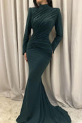 Charmantes Meerjungfrau-Ballkleid aus Satin mit hohem Halsausschnitt und langen Ärmeln