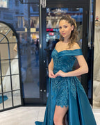 Schickes bodenlanges, schulterfreies, herzförmiges Ballkleid mit Schleife und Applikationen