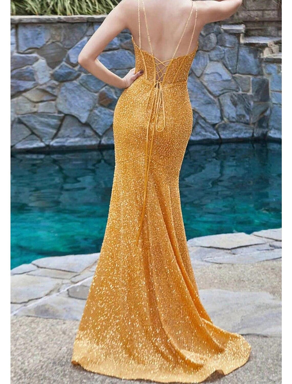 Vestidos de fiesta de sirena/trompeta, brillantes y con brillo, formales, para invitados de boda, con cola larga/cortada, sin mangas, escote corazón, lentejuelas, espalda descubierta y abertura con lentejuelas.